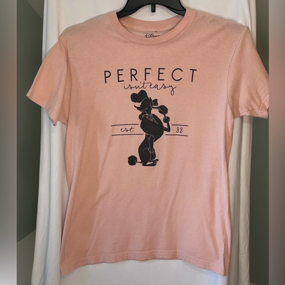 Disney's Oliver & Company Georgette Perfect Isn't Easy T-Shirt Size Medium Pink - Picture 1 of 6